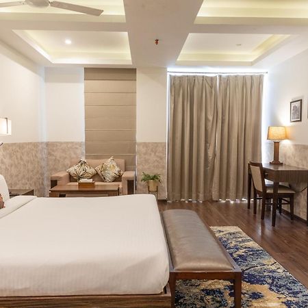 Hotel Alaya Dehradun Luaran gambar