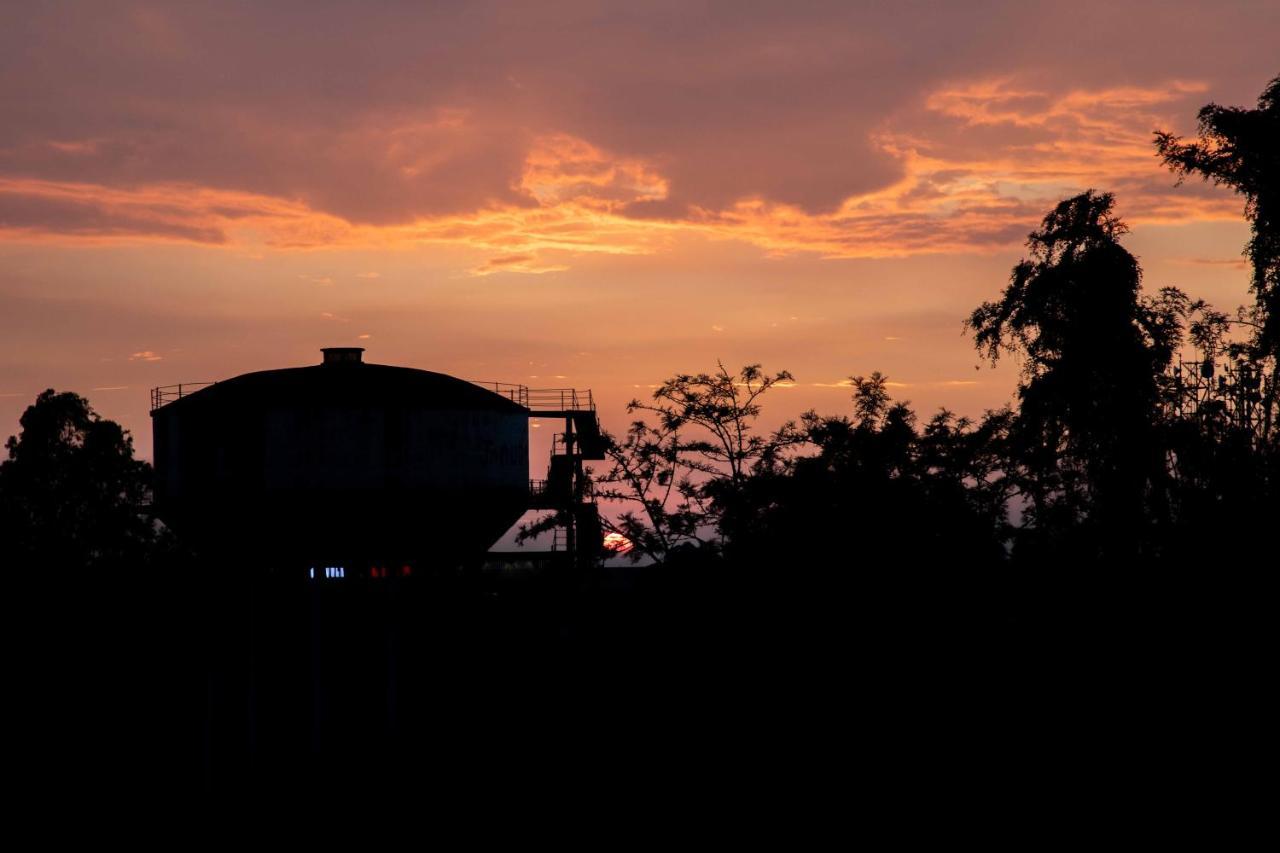 Hotel Alaya Dehradun Luaran gambar
