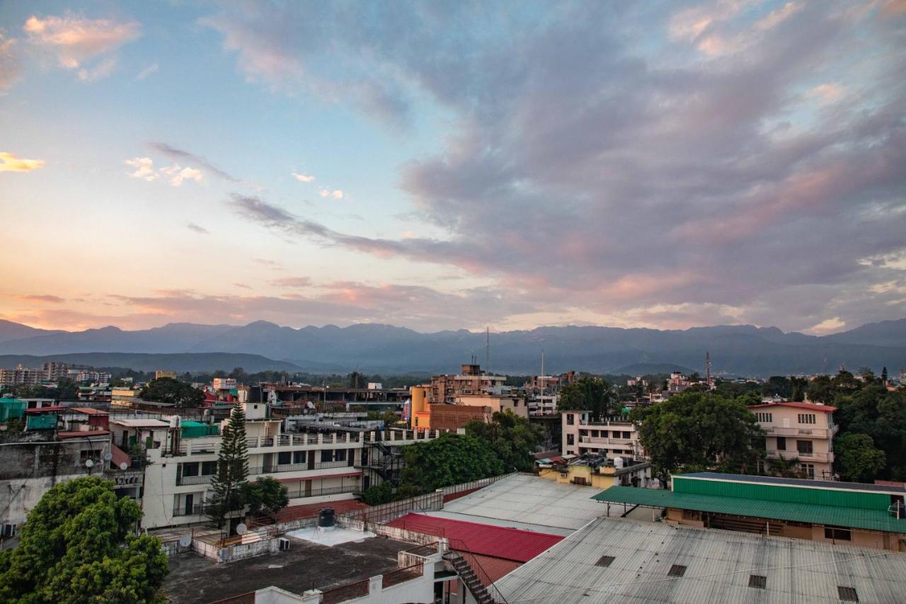 Hotel Alaya Dehradun Luaran gambar
