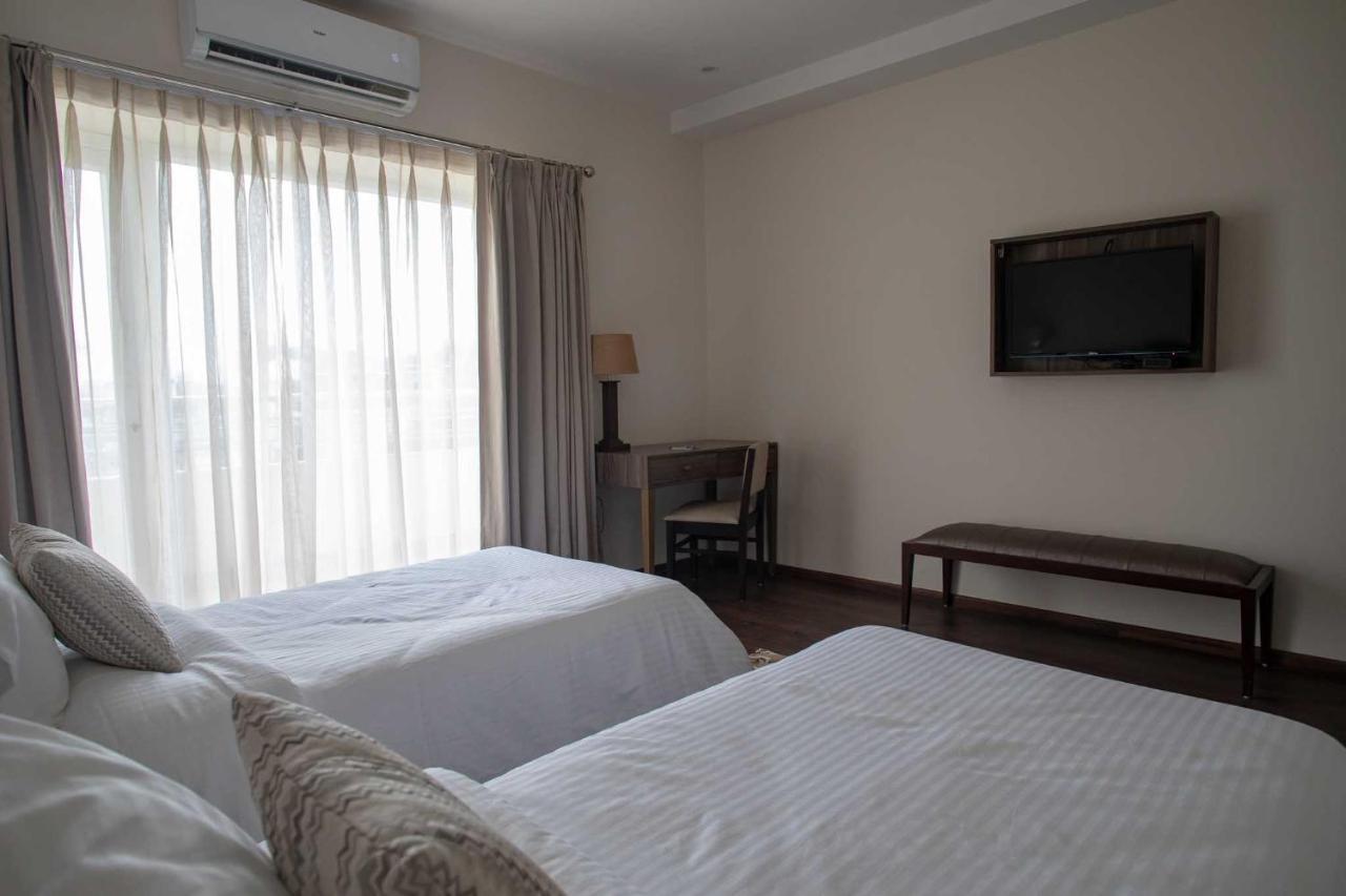 Hotel Alaya Dehradun Luaran gambar