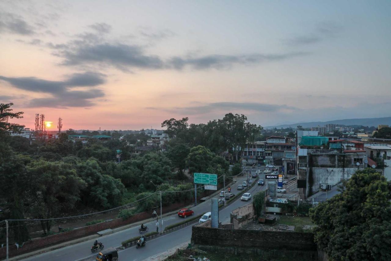 Hotel Alaya Dehradun Luaran gambar