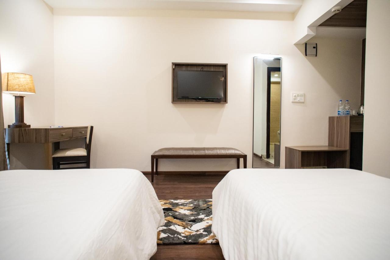 Hotel Alaya Dehradun Luaran gambar