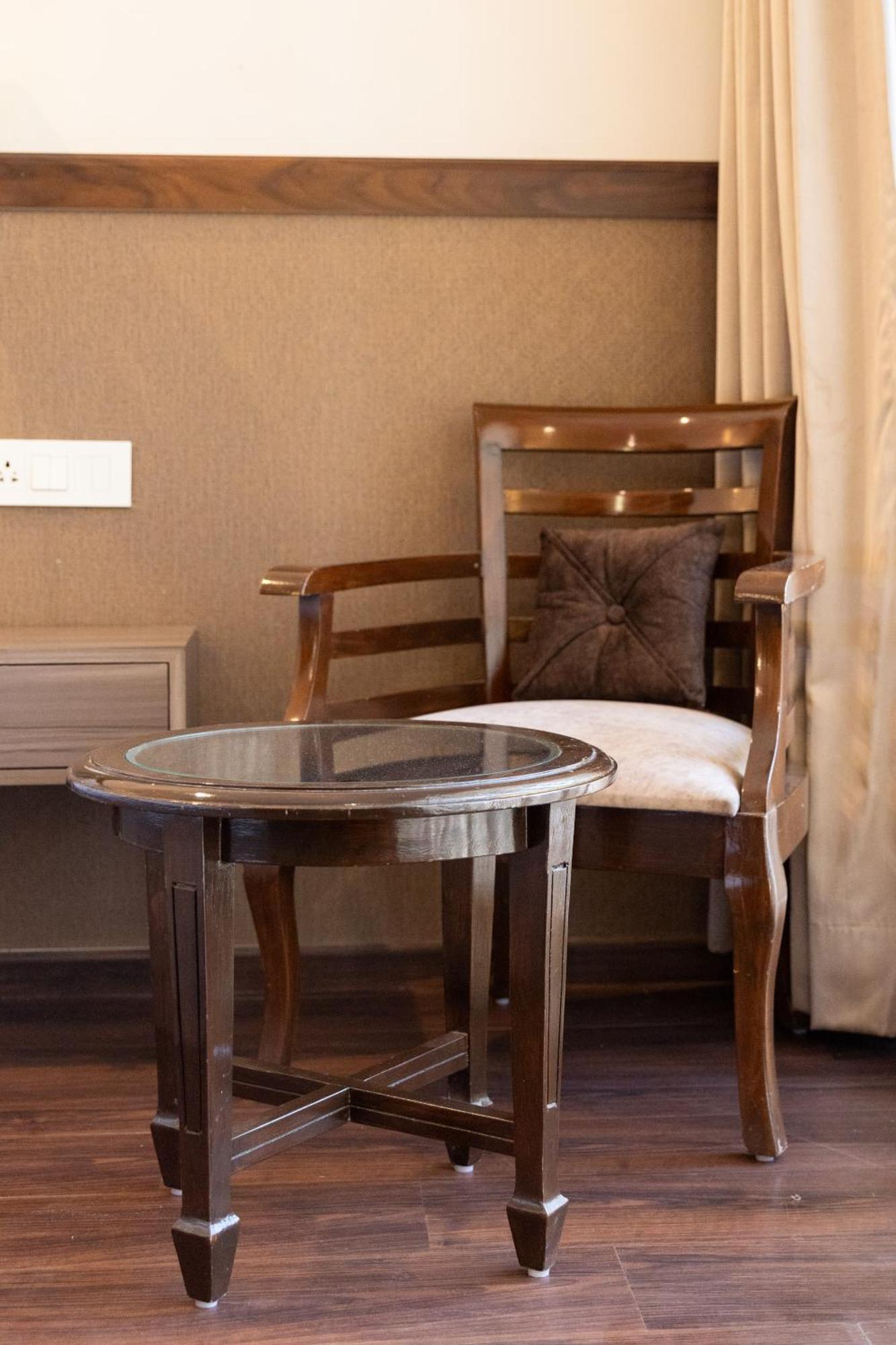 Hotel Alaya Dehradun Luaran gambar