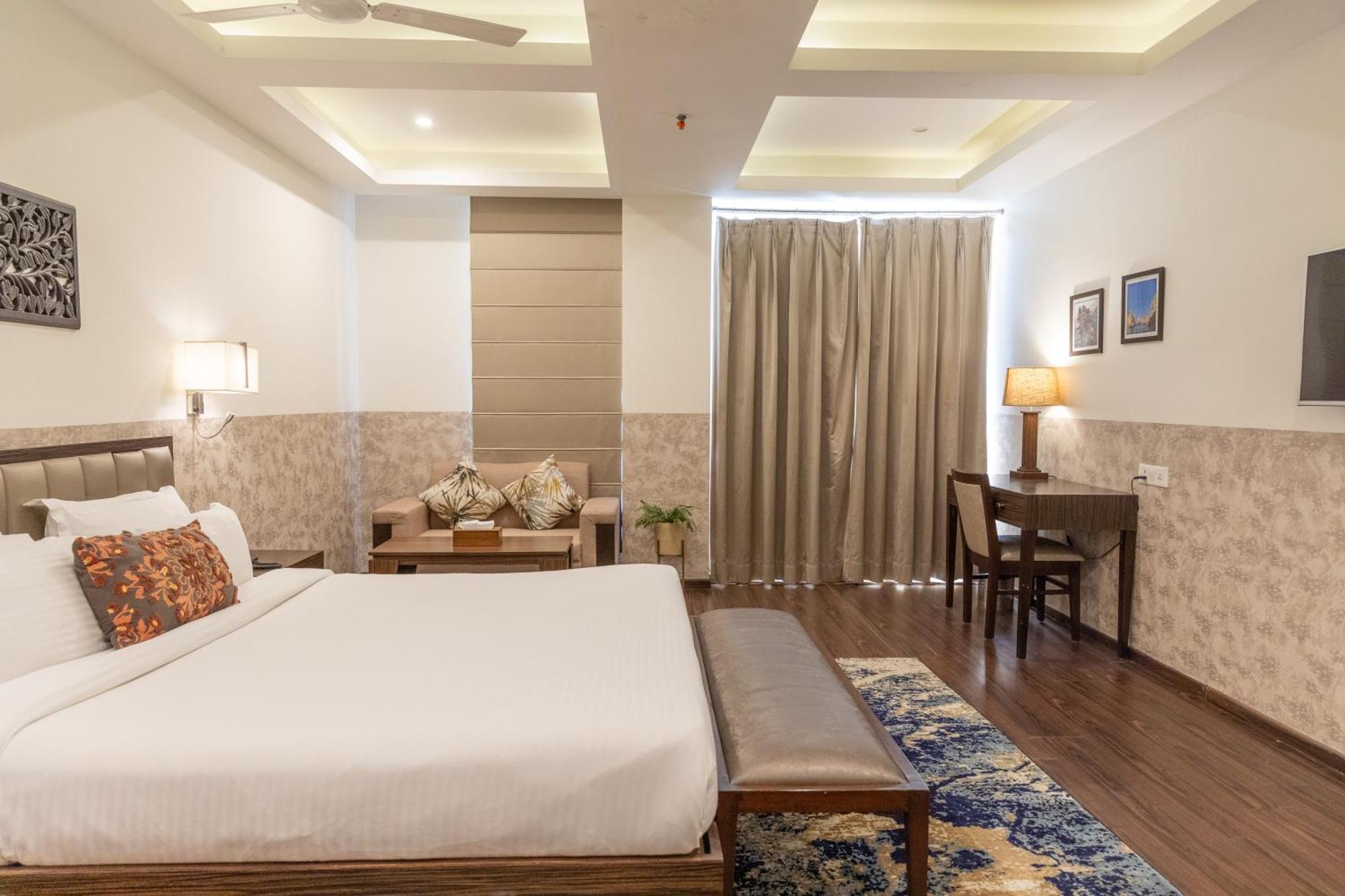 Hotel Alaya Dehradun Luaran gambar